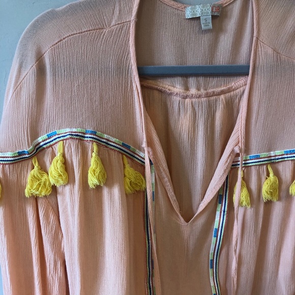 Fun and Flirty Top - Picture 3 of 3